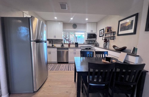 Walnut Grove House | Private Studio w Kitchen & Bathroom