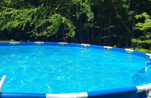 Londonderry House | Private Tavern, Hot Tub, 8-Fireplaces, Spa Baths, Fire Pit, Baths Ensuite - Shop or Ski!