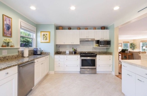 Nantucket House | Private upscale 4BR escape near town , peaceful setting & perfect for families.
