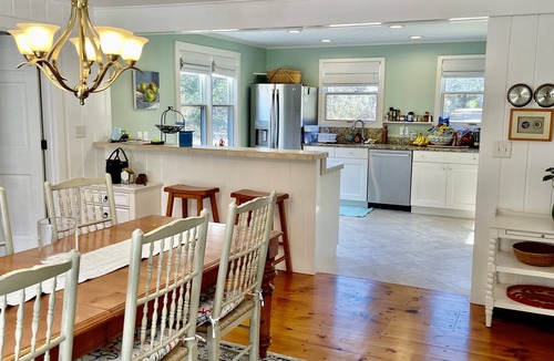Nantucket House | Private upscale 4BR escape near town , peaceful setting & perfect for families.