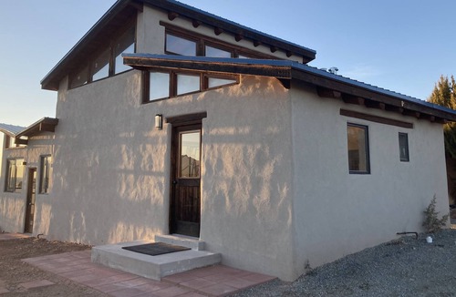 Canoncito Villa | Pueblo Hill Panorama House