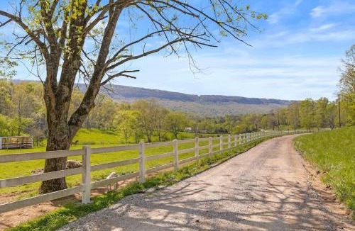 Lookout Valley Neighborhood Association House | Quail Run Farm- Rustic Tiny Home 1