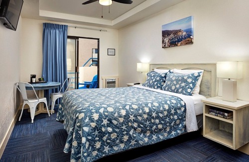 Avalon Hotel | Quaint Avalon Escape for Couples Seeking Privacy & Romance