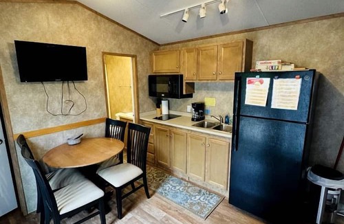 Wisconsin Dells Cabin | Quaint Cozy Cabin Well Equipped in Wisconsin Dells