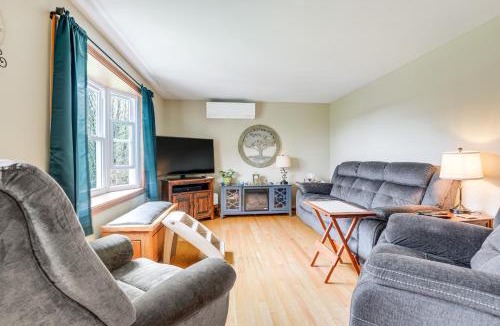 Gill House | Quaint Massachusetts Home with Yard and Grill!