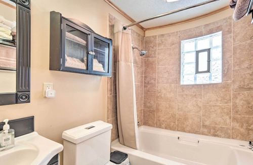 Mikana Cabin | Quaint Mikana Cabin w/ Red Cedar Lake Access!