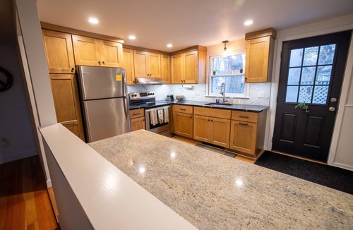 White Bear Lake Cottage | Quaint WBL Cottage - 2 Blocks from Historic Downtown