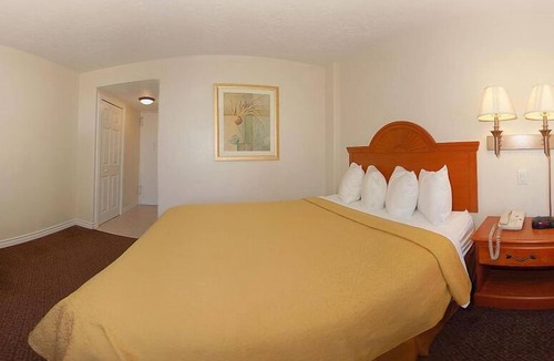 Massena Hotel | Quality Inn Massena