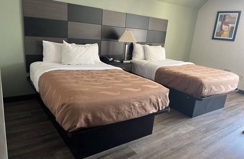 Roselawn Finance Hotel | Quality Inn & Suites Cincinnati Uptown Norwood