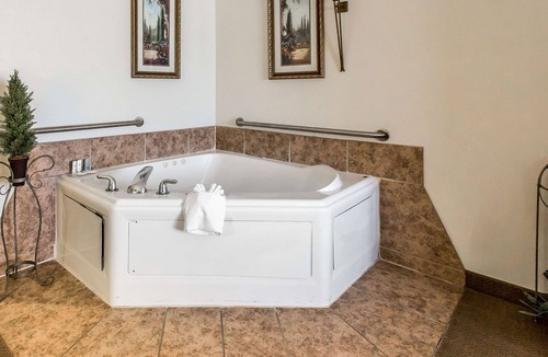 Guymon Hotel | Quality Inn & Suites Guymon East