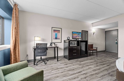 East Bloomington Hotel | Quality Inn & Suites Mall of America - MSP Airport