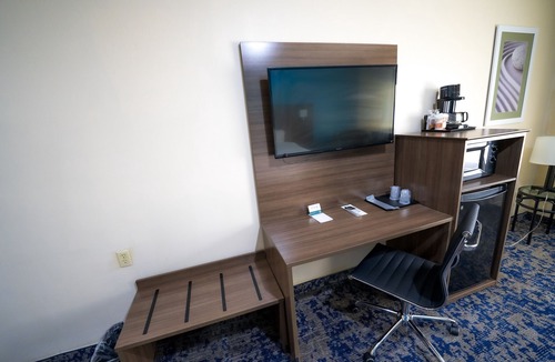 Mexia Hotel | Quality Inn & Suites Monroeville South