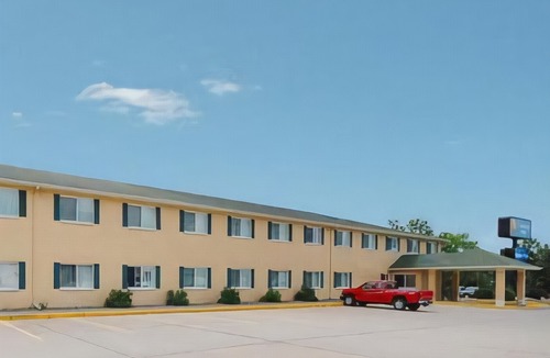 Eau Claire Hotel | Quality Inn & Suites