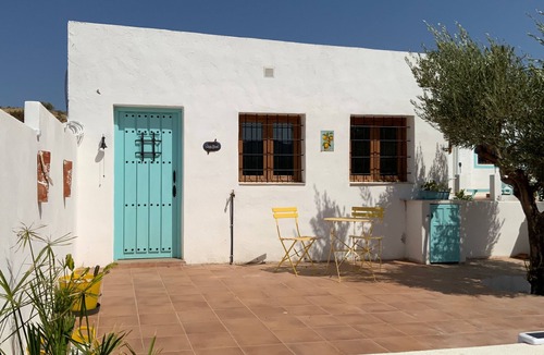 Pago Aguilar Bajo Cottage | Quality Rustic Retreat in Tabernas Countryside