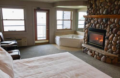 Nisswa Resort | Quarterdeck Resort