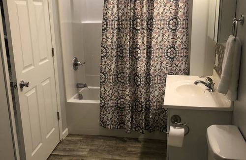 Dorchester Apartment | Quiet - 1 Bedroom Rental Unit on Main Level