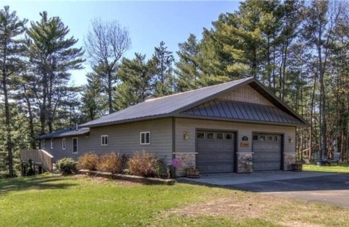 Willard House | Quiet cabin with numerous recreational activities