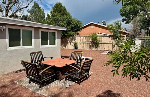 Albuquerque House | Quiet Central Location