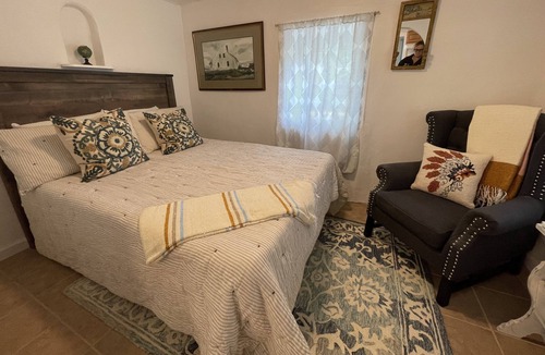 Valdez House | Quiet Home in Arroyo Seco