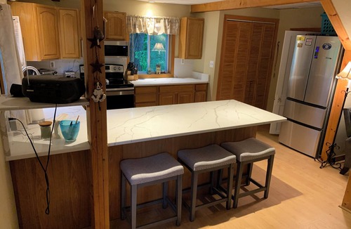 Hinsdale House | Quiet Lake house with beautiful water views