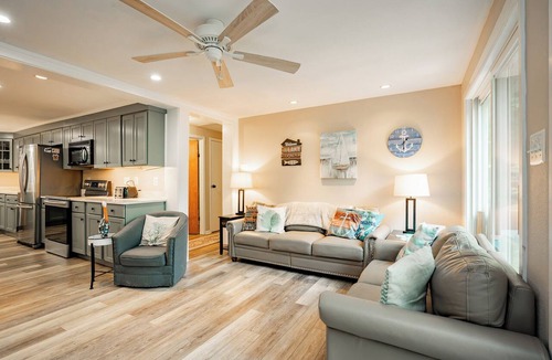 Swanton House | Quiet Lakefront w/Deck, Dock & Fire Pit
