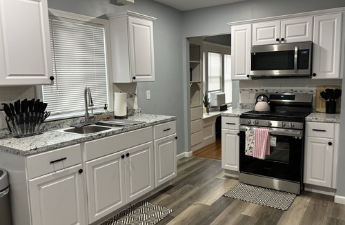 East Longmeadow House | Quiet Neighborhood-5BR near Big E, Mass Mutual, Six flags