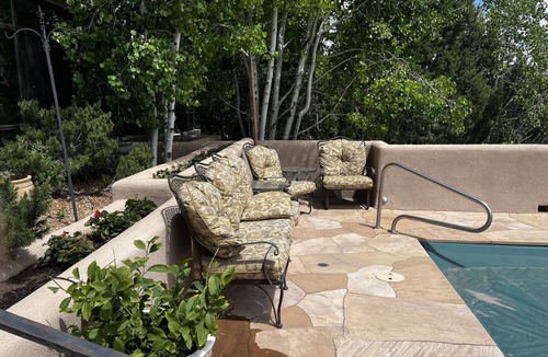 La Tierra House | Quiet, off the grid with Mountain Vista’s