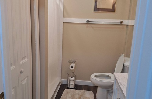Pulaski Apartment | Quiet Spacious 1-BR in Downtown Pulaski - Great for business professionals.