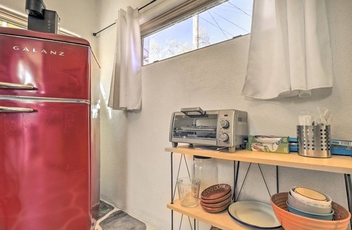 Santa Cruz Apartment | Quirky Santa Cruz Studio w/Shared Courtyard!