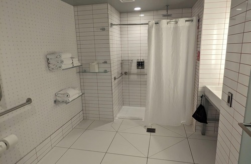 Downtown East Hotel | Radisson RED Minneapolis Downtown