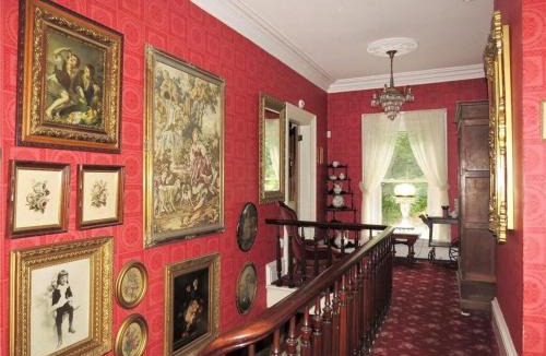 Herkimer Bed & Breakfast | Raindrops On Roses Bed & Breakfast