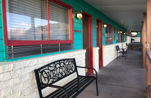 Raton Hotel | Raton Pass Motor Inn