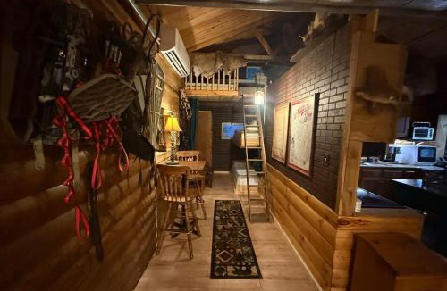 Adams Apartment | Red Arrow Rustic Retreat