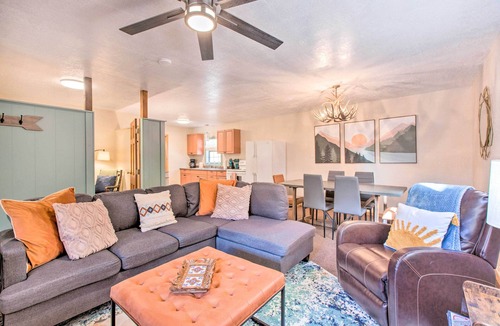 Red River House | Red River Retreat: Walk to Lifts, Mtn Views!
