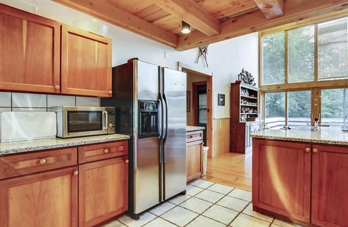 Stowe Area House | Redwood: large 8 br home near Trapp Lodge w/fireplace, a/c, game room & deck!
