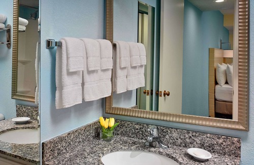 Westlake Hotel | Relax and Unwind! 3 Comfortable Units, Free Parking, Pets Allowed,