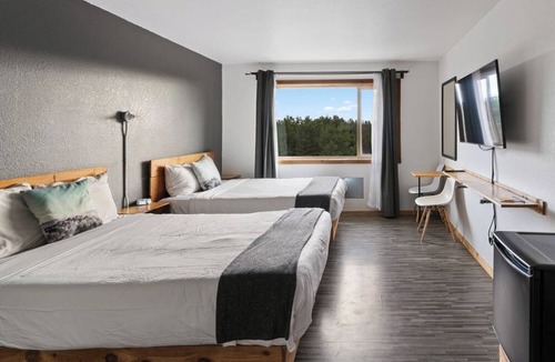 Long Beach Hotel | Relax and Unwind! Pet-friendly, Indoor Pool, Sauna, Free Parking!