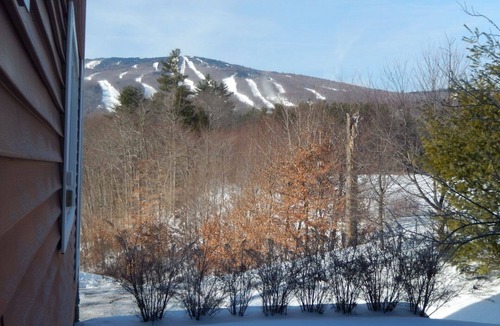Ludlow House | Relax, dine, hike, or ski! Year-round family fun @ Okemo/Green Mountains