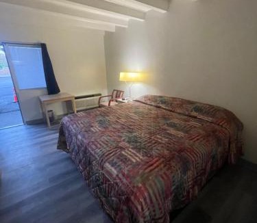 Wayne Hotel | Relax Inn