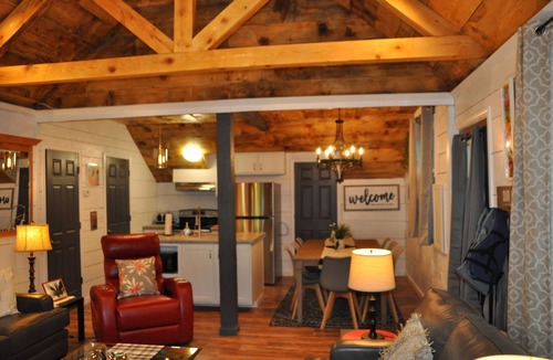 Altmar Cabin | Relax Refresh & Reconnect Lakefront on Autumn Lake, 3min to Salmon River