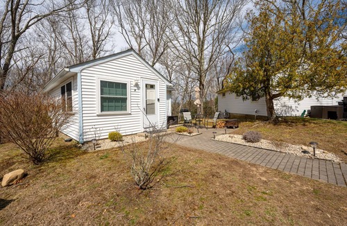 Westerly Cottage | Relaxing Getaway with Town Beach Access