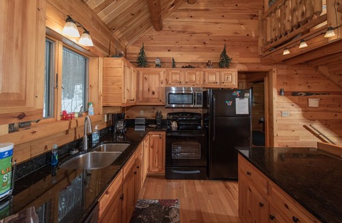 Jay Cabin | Relaxing Log Cabin Retreat minutes from Whiteface