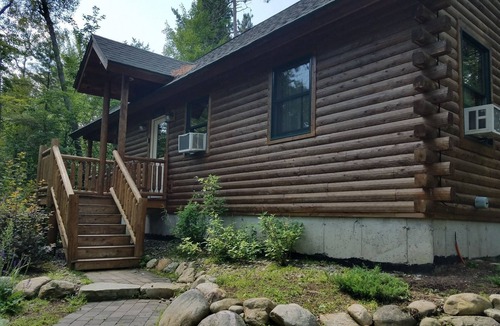 Jay Cabin | Relaxing Log Cabin Retreat minutes from Whiteface