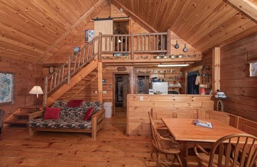 Jay Cabin | Relaxing River Access Cabin