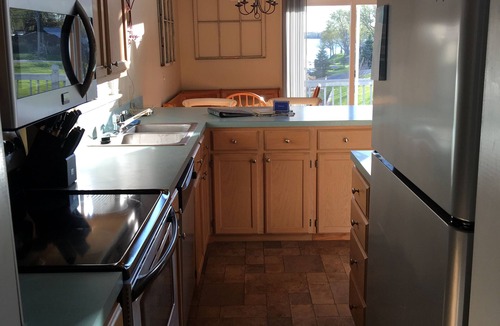 Frontenac House | Relaxing Year round Home. Available twelve months a year. Pets considered.