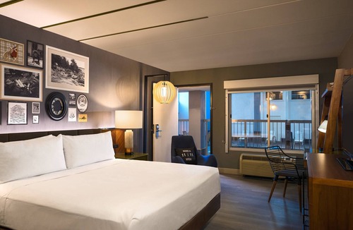 West Bloomington Hotel | Renaissance Minneapolis Bloomington Hotel