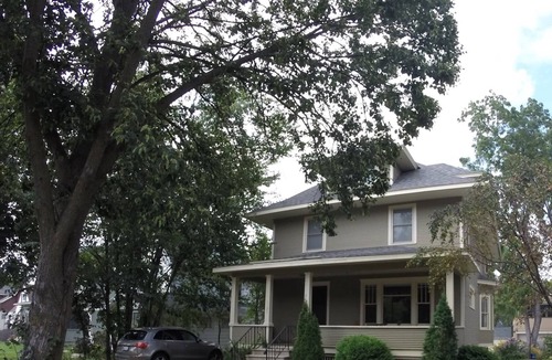 Kutzky Park House | Renovated 1919 Home in central location