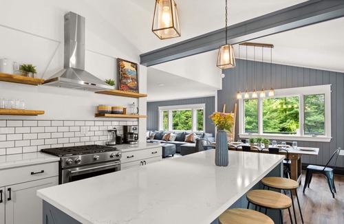 Stowe Condo | Renovated 4-bedroom House with Outdoor Space & Private Hot Tub