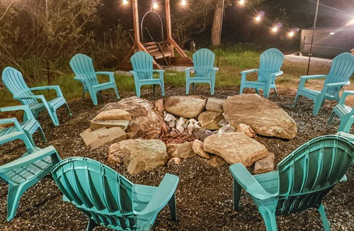 Mount Holly House | Renovated farmhouse near Okemo with fast WiFi, private hot tub & W/D