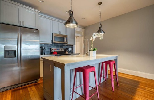 Short North Apartment | Reonvated Flat - High Street - Free Parking